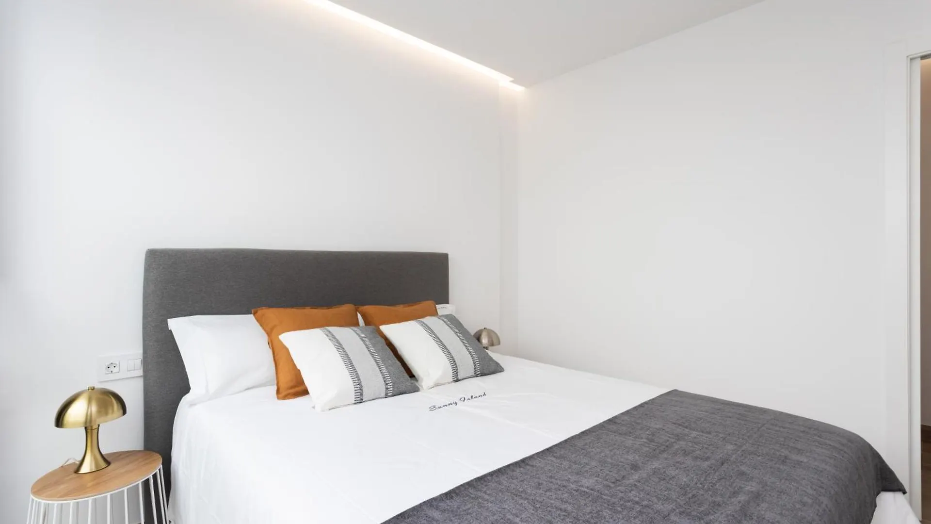 Sunnyland Apartment Cruz San Andrés 0*,  Spagna